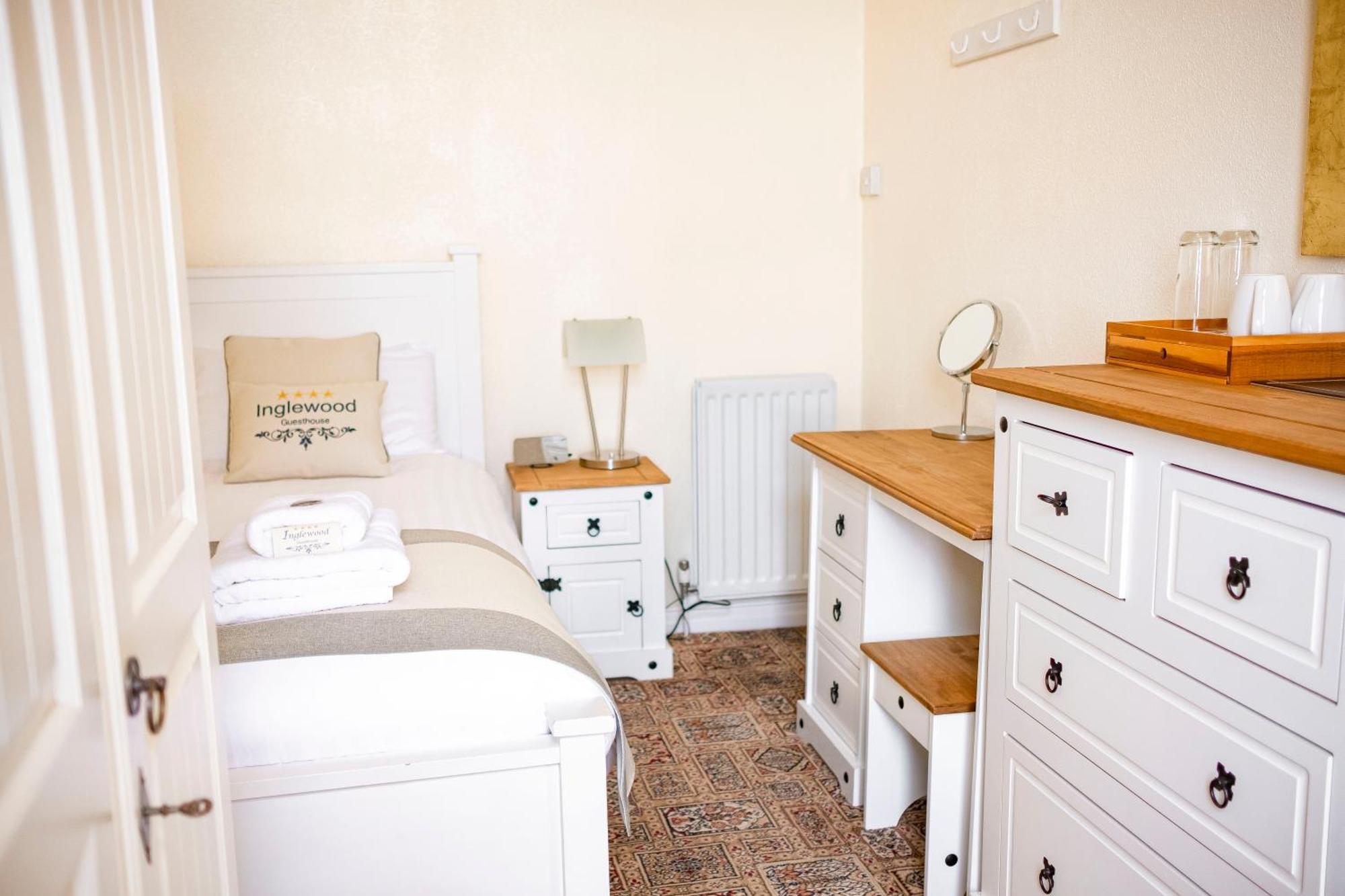 Inglewood - Opul Express Hotel Douglas Room photo
